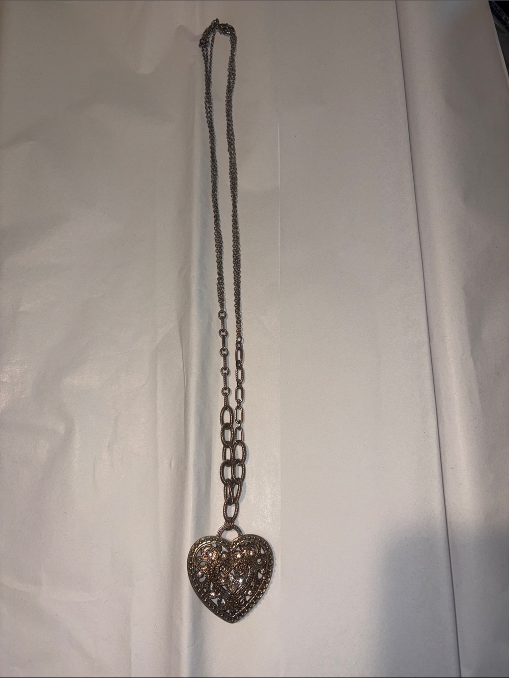 Heart Filigree Pendant Necklace in Gold